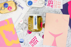 Proyecto de identidad corporativa para Nudista, por Erretrés